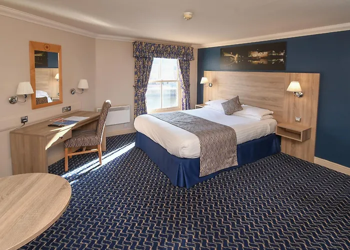 The Queens Hotel & Victoria Cloisters Apartments
